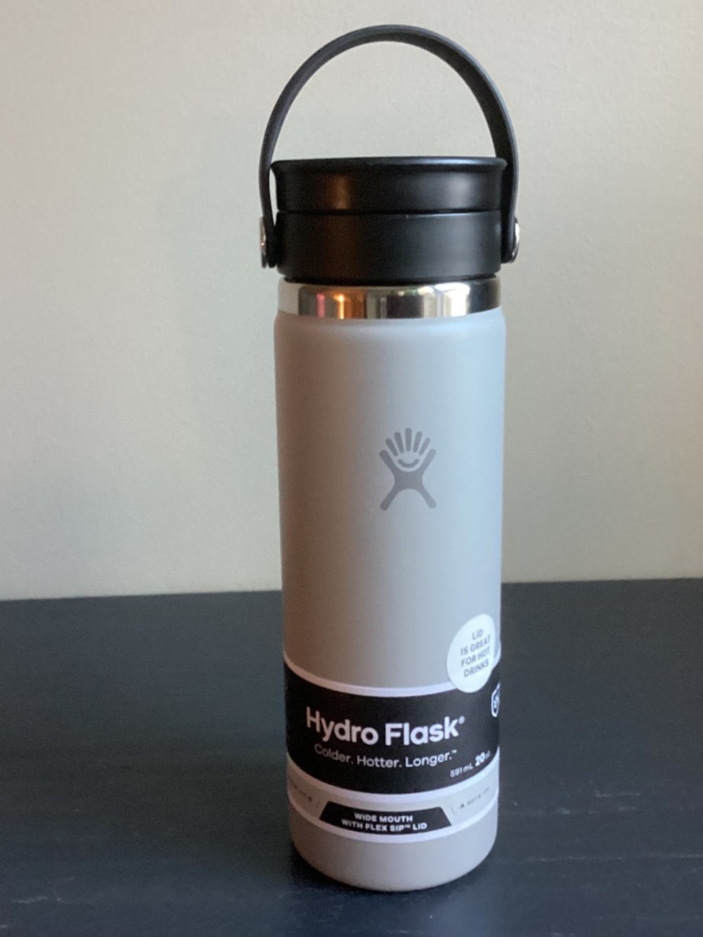 NEW HydroFlask Stainless Steel Wide Mouth Water Bottle Screw on Lid 20oz